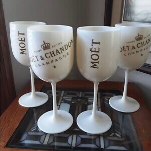 Moët & Chandon Champagne Hard Acrylic Glasses ~ 🍾🥂 - Picture 2 of 4
